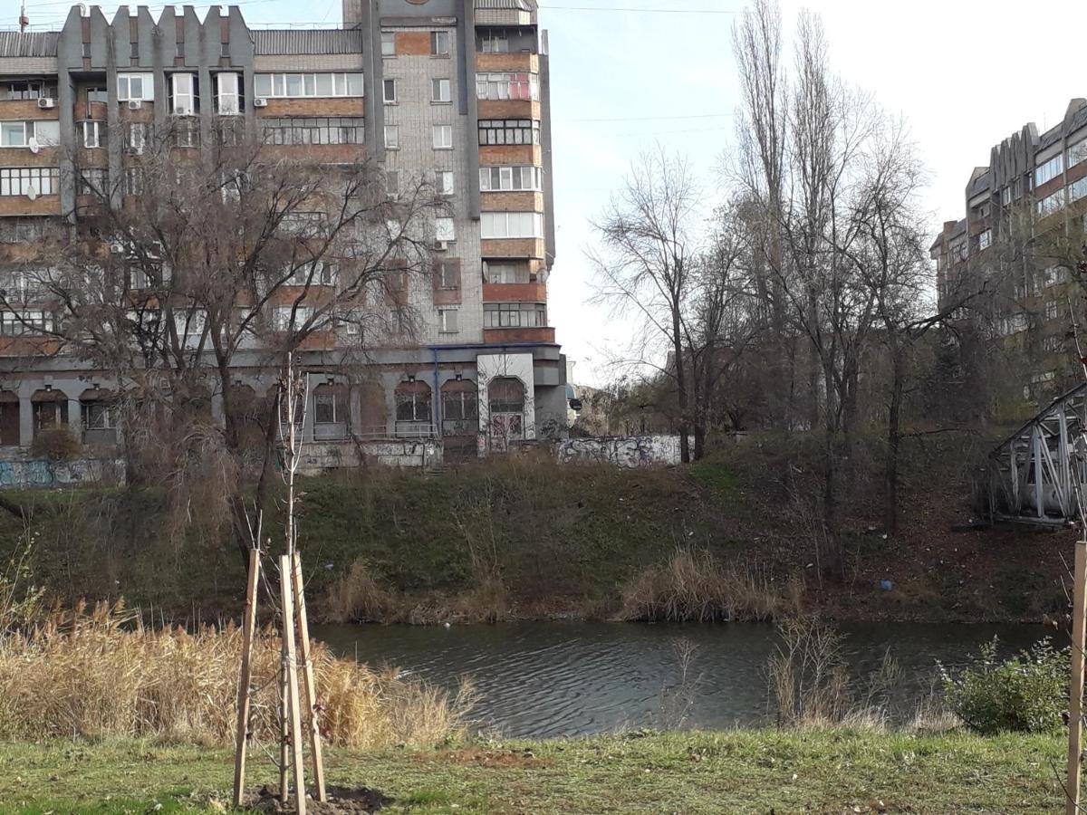 Апартаменты На Проспекте Почтовый Krzywy Róg Zewnętrze zdjęcie